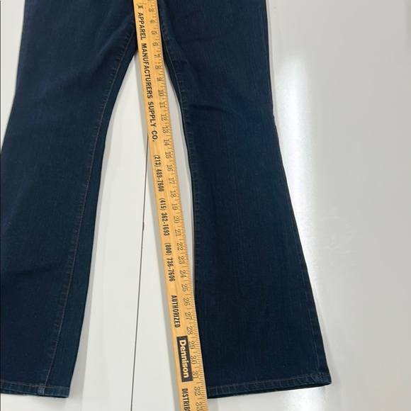 Joe's Jeans Blue Boot Cut Denim With Button Back Pockets Size 29 - Picture 8 of 8